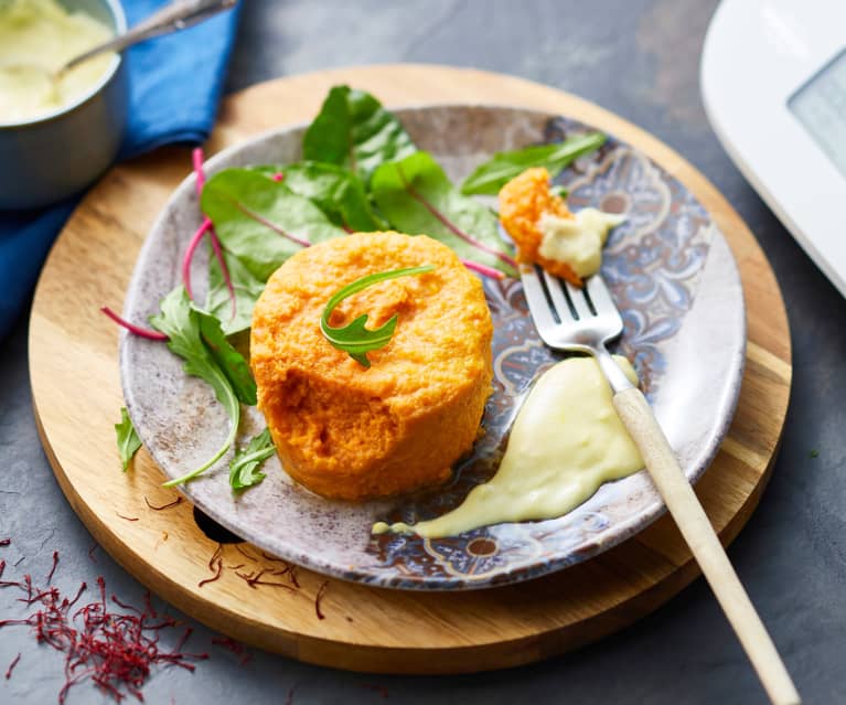 Flan de patate douce-carotte à la vapeur et crème au safran