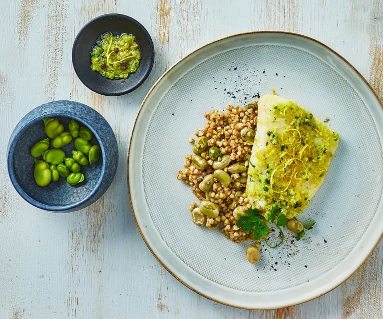 Merluzzo al cartoccio con fave e grano saraceno