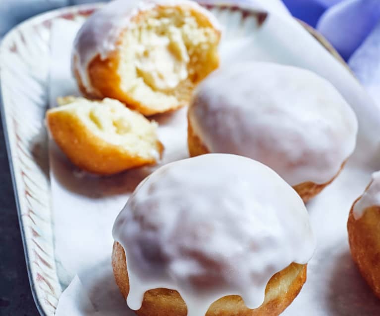 Berliner Ballen mit Vanillepudding