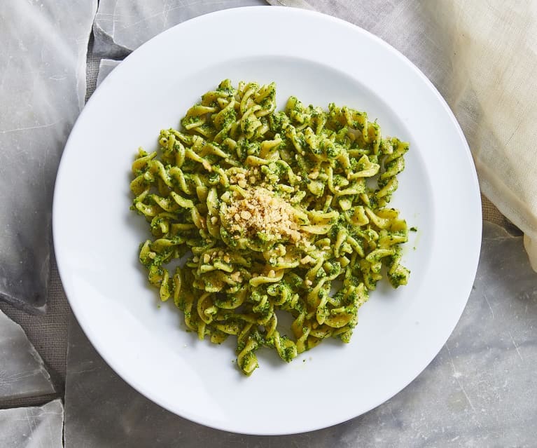 Spaghetti integrali al pesto di carote