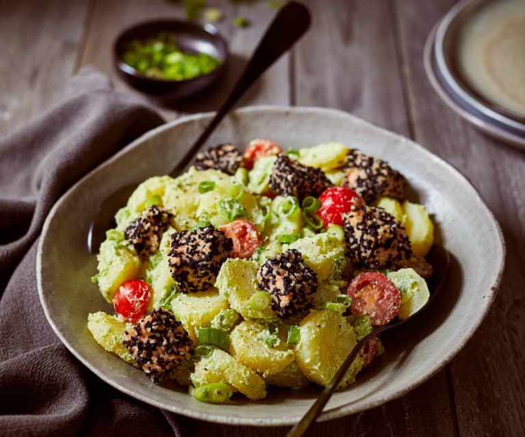 Kartoffelsalat mit Lachs und Avocado