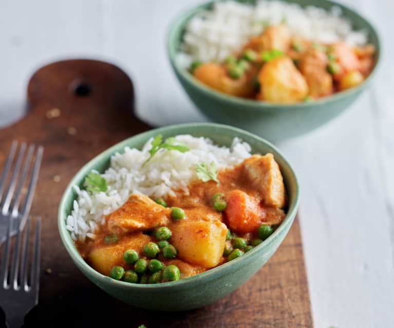 Curry tailandés de pollo con arroz basmati