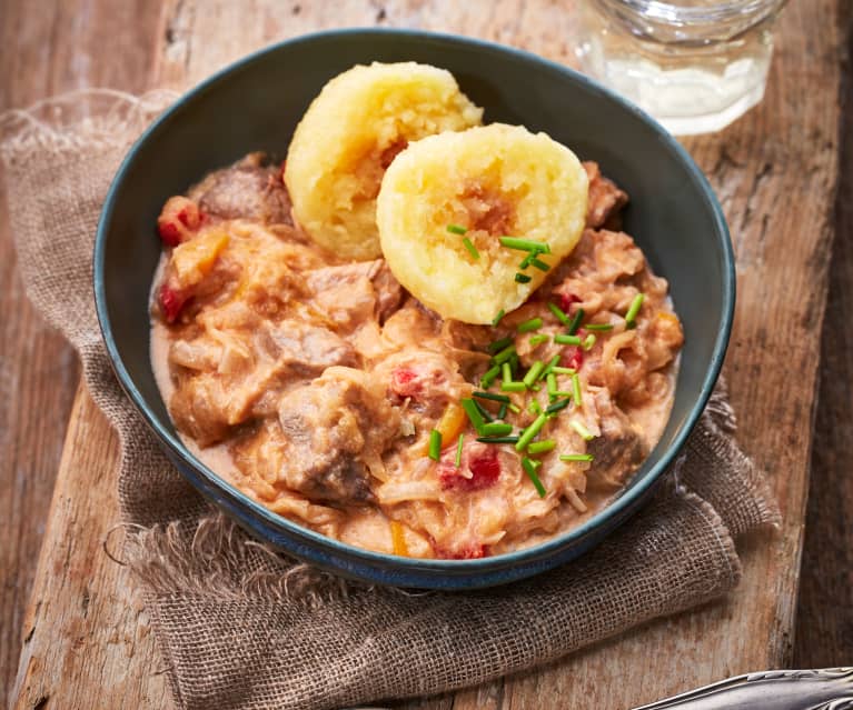 Slow Cooking Szegediner Gulasch