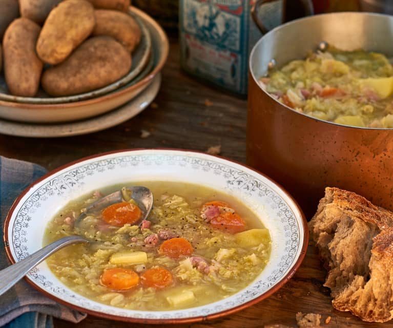 Soupe au chou, carotte, pommes de terre et haddock fumé - Cookidoo