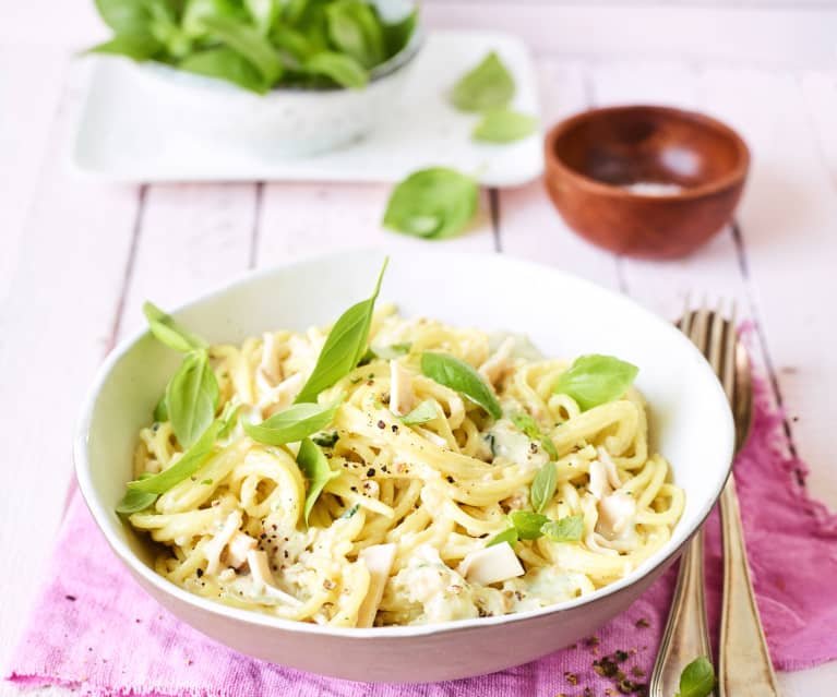 Pasta mit Hähnchen-Cashew-Sauce