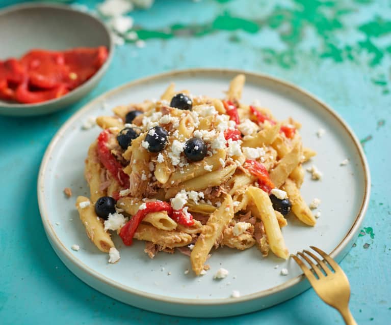 Penne com húmus e atum