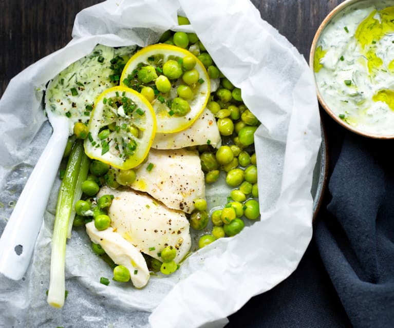 Papillotes de poulet, petits pois et yaourt