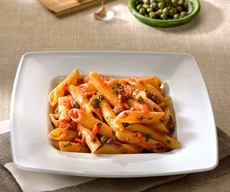 Penne alla puttanesca Penne alla puttanesca