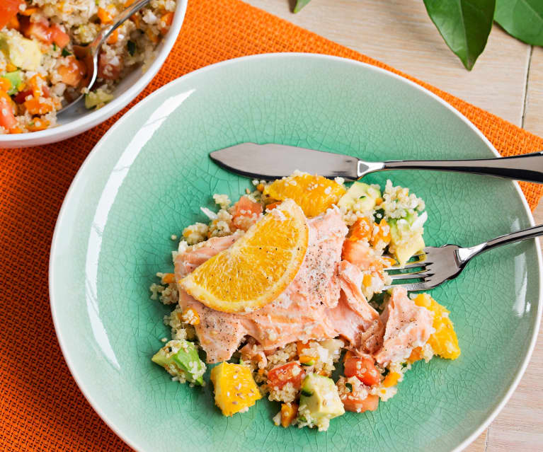 Salmón a la naranja con ensalada templada de quinoa