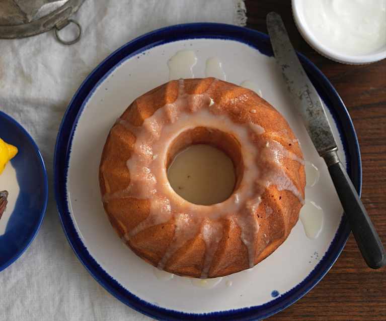 Bolo de limão e iogurte