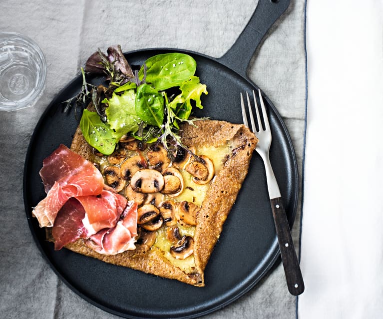 Galettes au cantal, champignons et jambon de pays