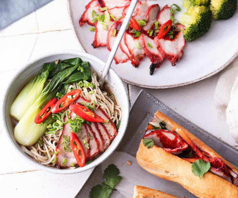 Multiusage | Char siu en baguette / avec du riz / dans une soupe de nouilles Multiusage | Char siu en baguette / avec du riz / dans une soupe de nouilles