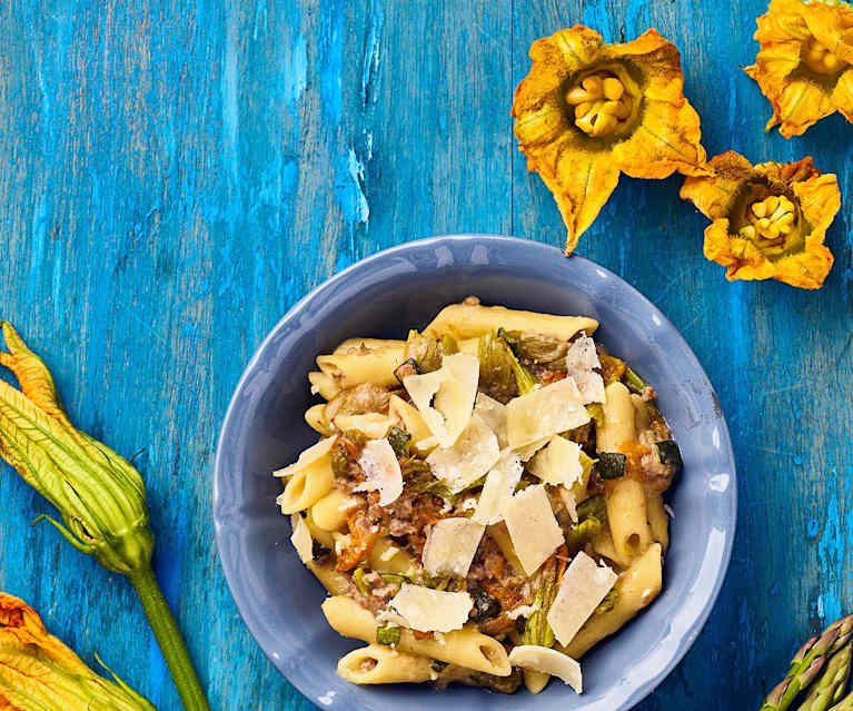 Pennette salsiccia e fiori di zucca Pennette salsiccia e fiori di zucca