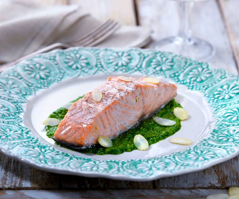 Trancio di salmone, spinaci e mandorle (senza glutine)