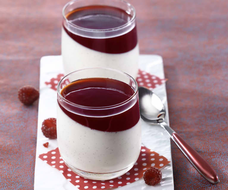 Pannacotta au yaourt de lait de chèvre et coulis de framboise