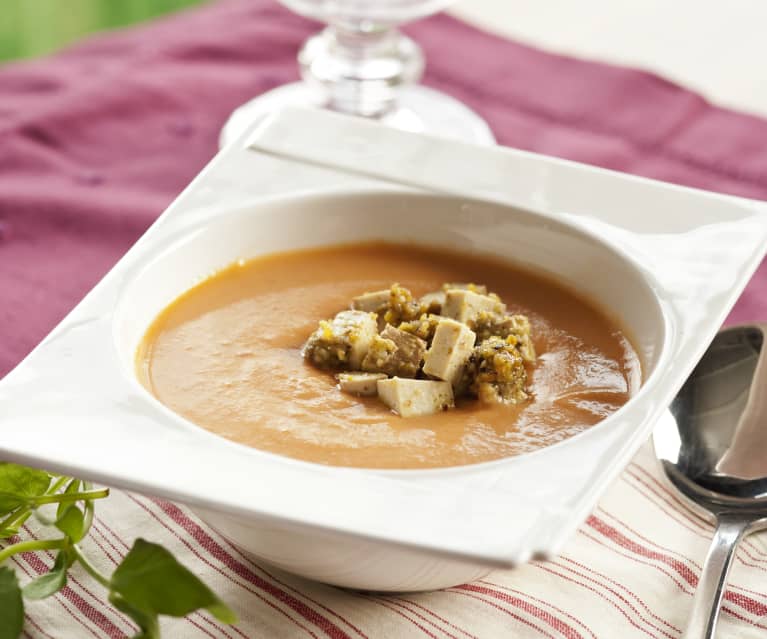 Gazpacho de melocotón con tofu