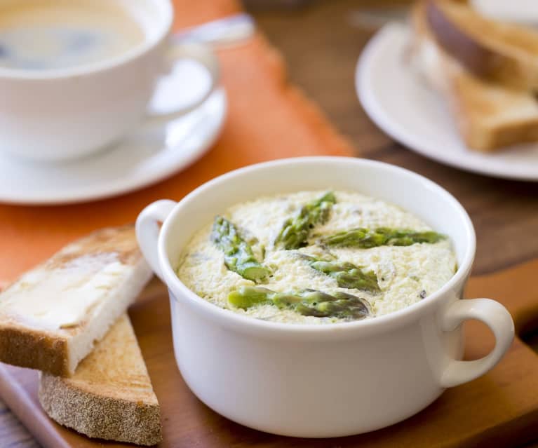 Potted scrambled eggs with asparagus