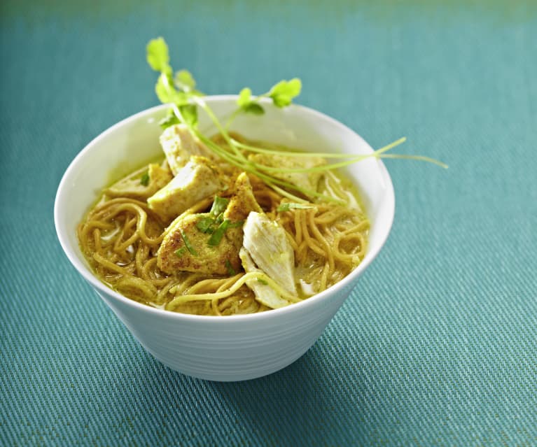 Nouilles chinoises façon thaïe au poulet