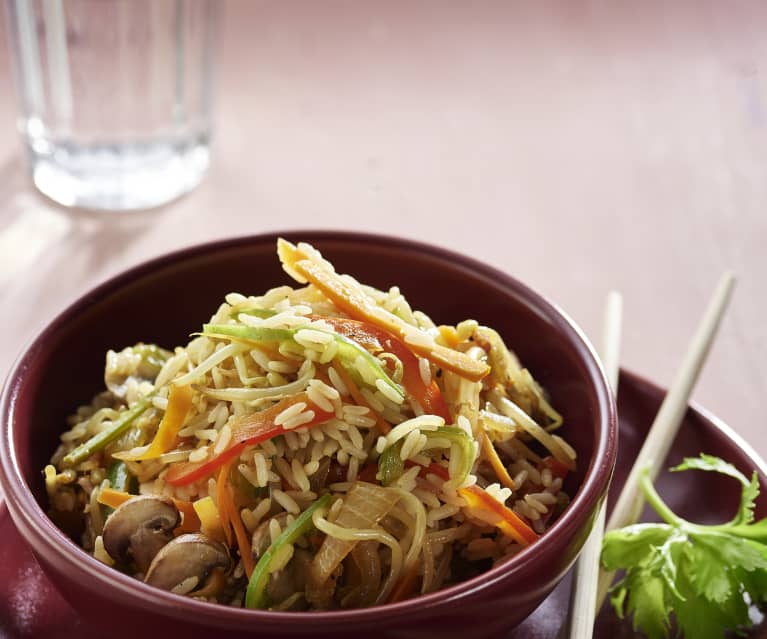 Poêlée de riz aux légumes asiatiques