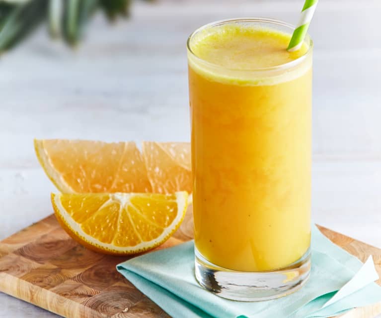 Smoothie doré aux fruits