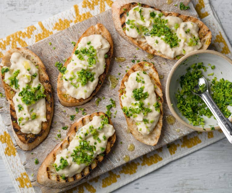 Bruschetta with White Bean Purée and Gremolata - Bruschetta con crema di fagioli bianchi e gremolata