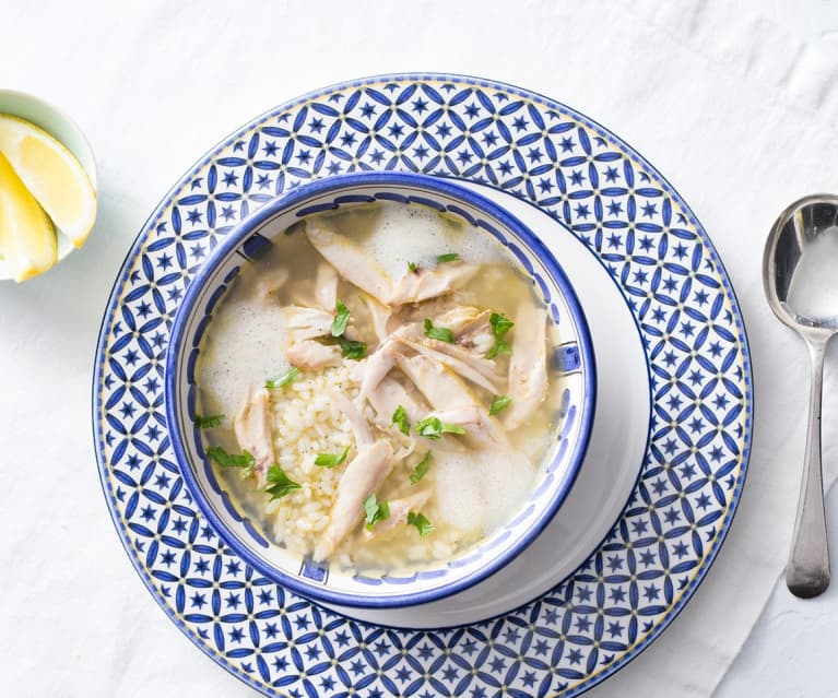 Sopa de pollo, huevo y limón (Avgolemono)