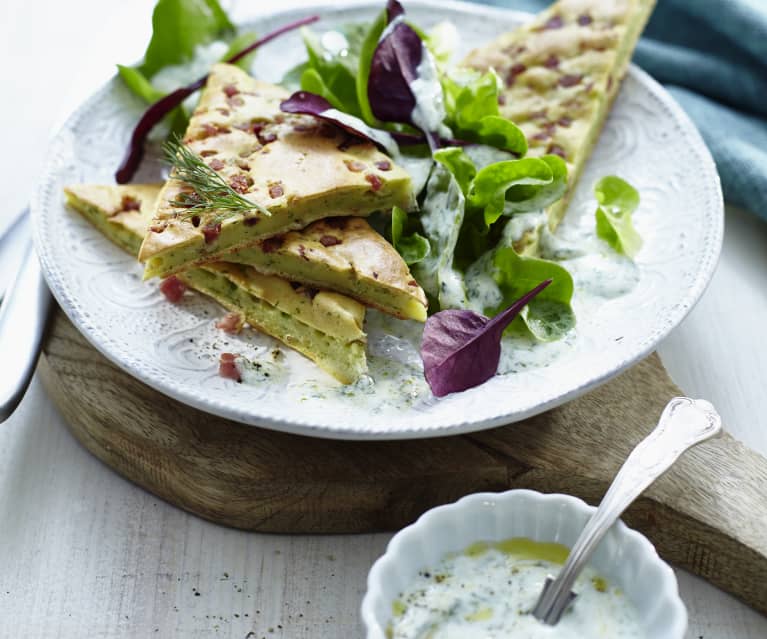 Speck-Pfannkuchen mit Salat