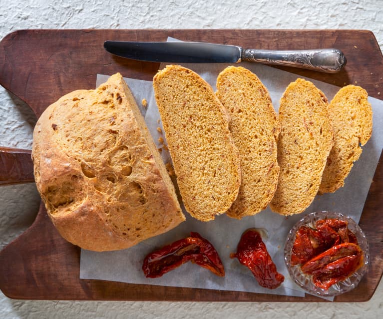 Pane ai pomodorini secchi e rosmarino