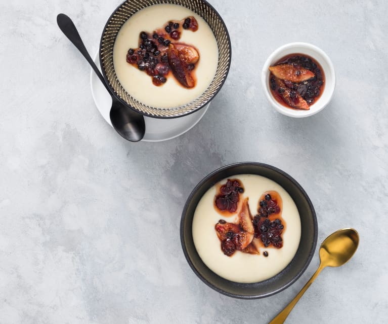 Sago custard puddings