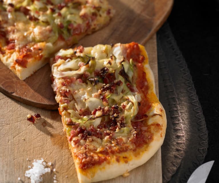 Pizza mit Kohl und Speck - Cookidoo® – the official Thermomix® recipe ...