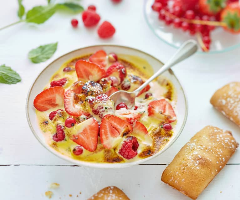 Sabayons gratinés aux fruits rouges et financiers