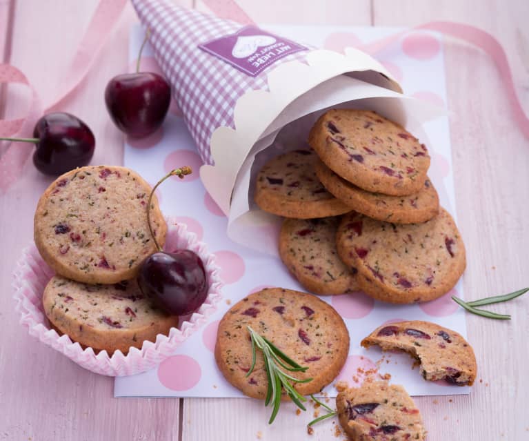 Biscotti al burro, amarene e rosmarino