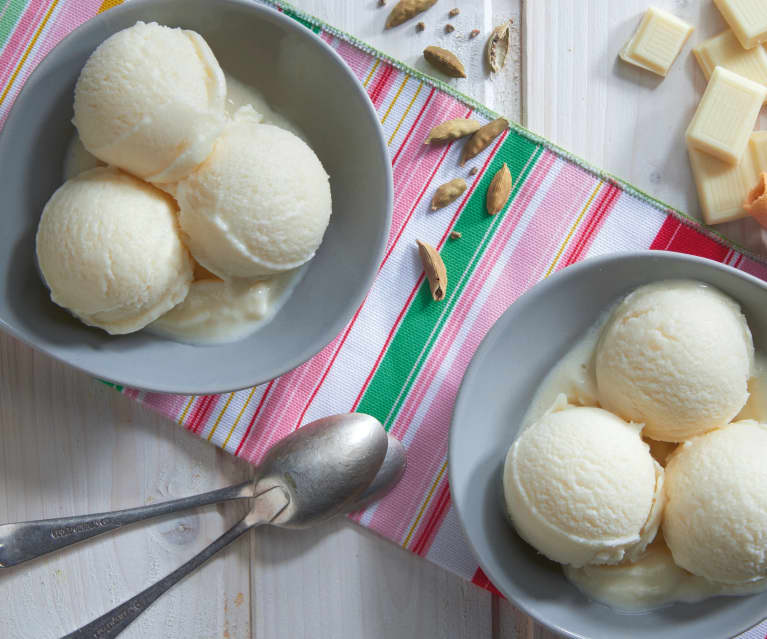 Gelato al cardamomo e cioccolato bianco