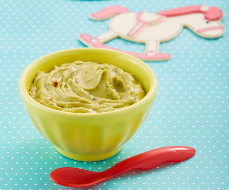 Papilla de aguacate, jitomate y cilantro