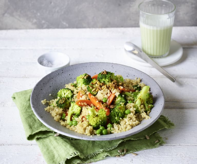 Quinoa-Salat mit Sonnenblumenkernen