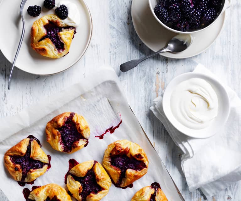 Blackberry jam tarts 