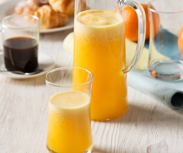 un jugo de naranja