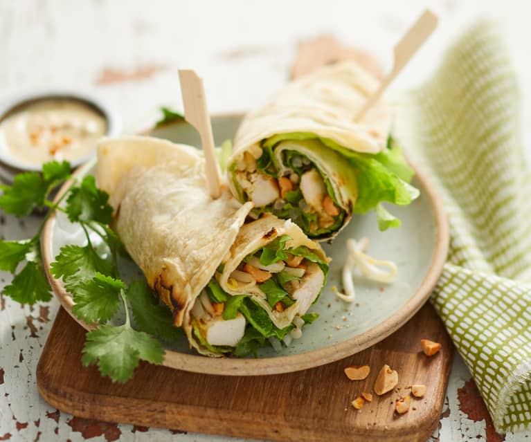 Miniwraps de poulet aux épices et cacahuètes Miniwraps de poulet aux épices et cacahuètes