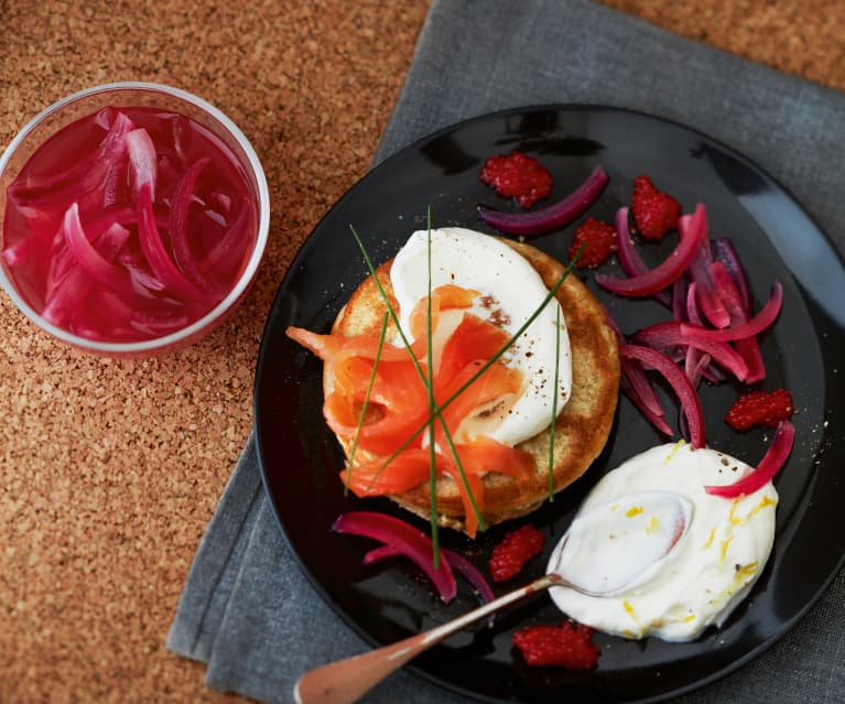 Blinis crémeux au saumon et oeufs de poisson