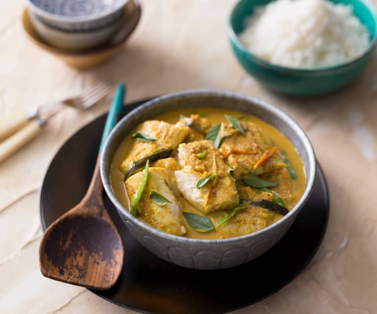 Curry med fisk og kokosmelk