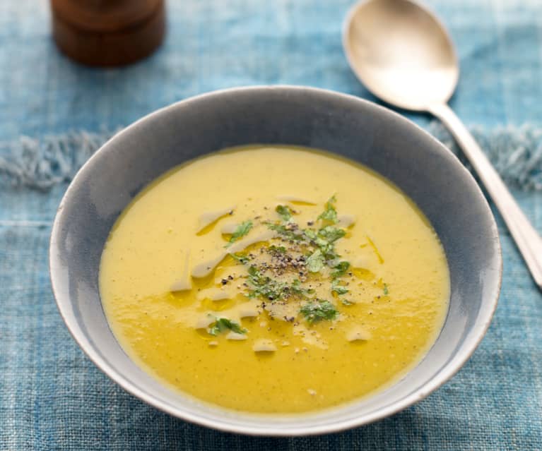 Soupe de courgette et ail au lait d amande par Thermo Rl. Une recette de  fan à retrouver dans la catégorie Soupes sur , de  Thermomix<sup>®</sup>.