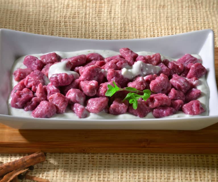 Gnocchi di ricotta e barbabietola