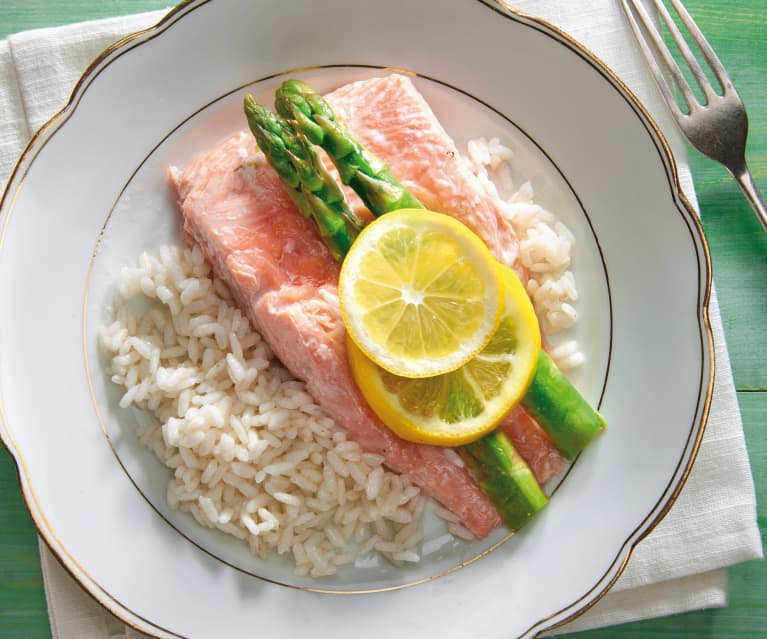 Salmone, asparagi e riso al Varoma