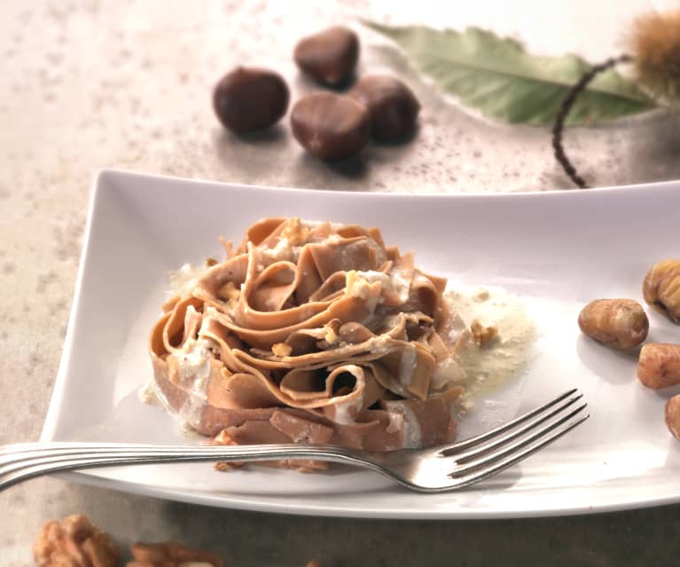 Tagliatelle di castagne al pesto di noci (senza glutine)