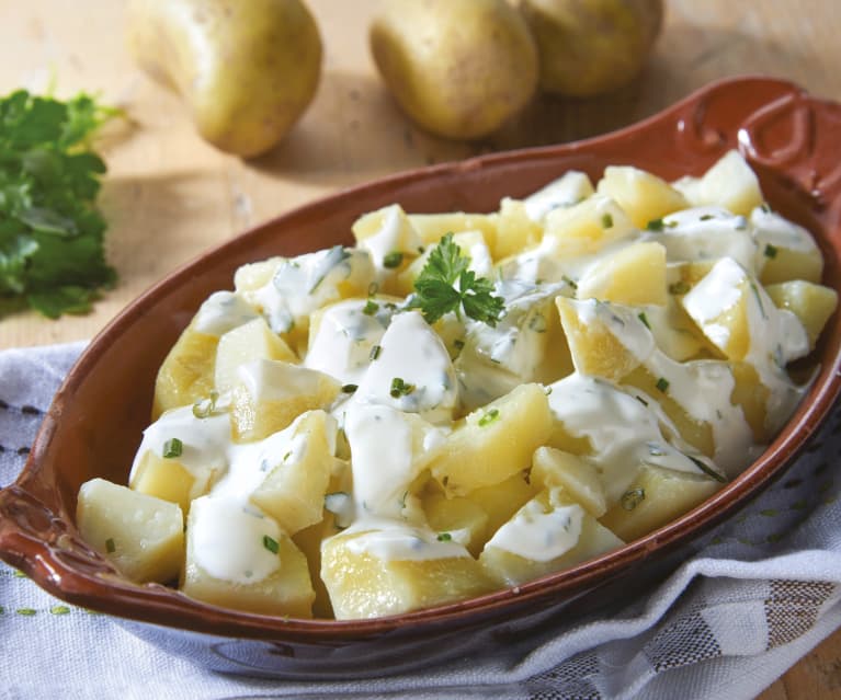 Potatoes with Yoghurt Sauce