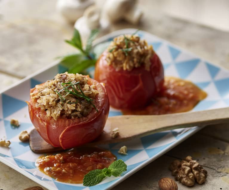 Tomaten mit Pilz-Nuss-Füllung