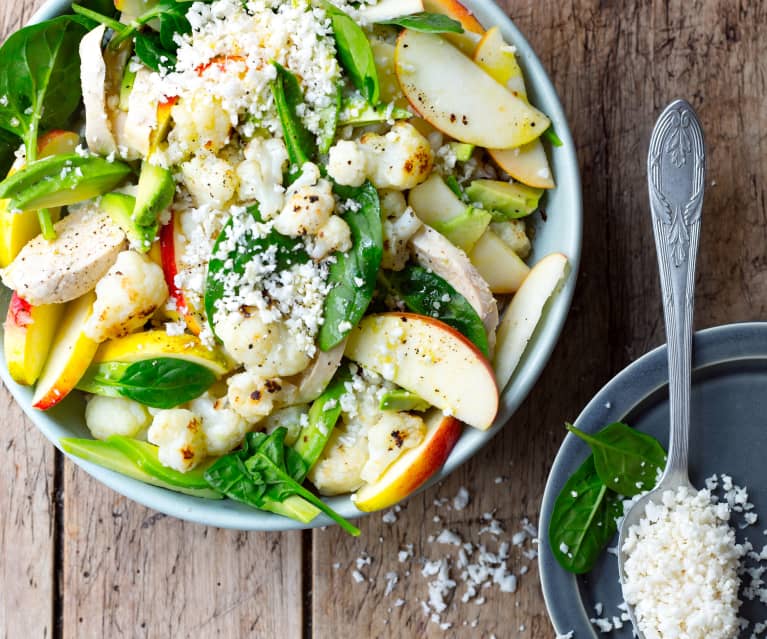 Salade de poulet, pomme, chou-fleur et avocat