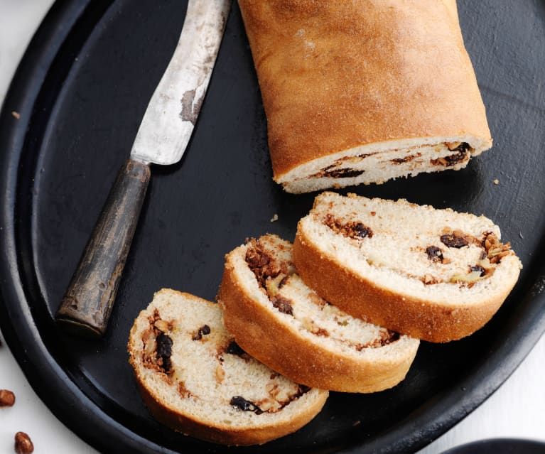 Pão de frutos secos e maçã