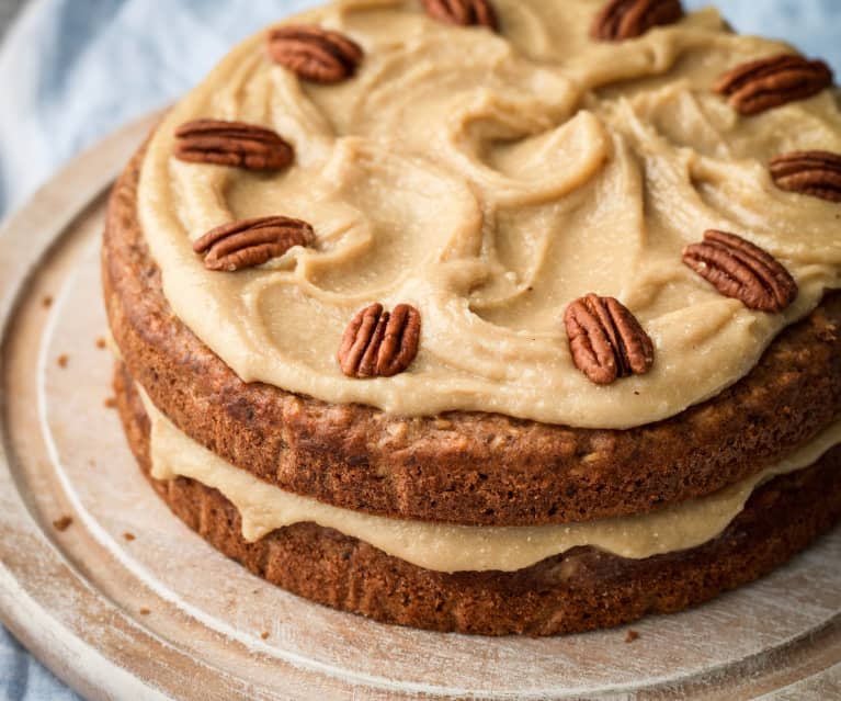 Tarta de nueces y caramelo con base de chocolate