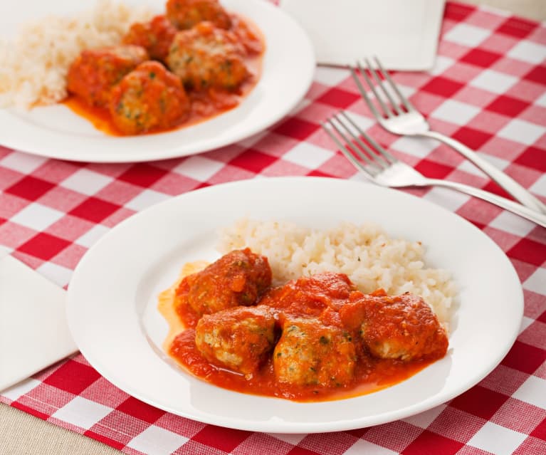 Albóndigas con salsa de tomate para dos